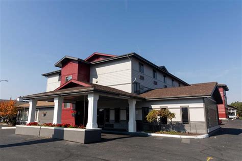 FAIRBRIDGE HOTEL & CONFERENCE CENTER .